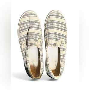 Old Navy Cream Slip-On Shoes